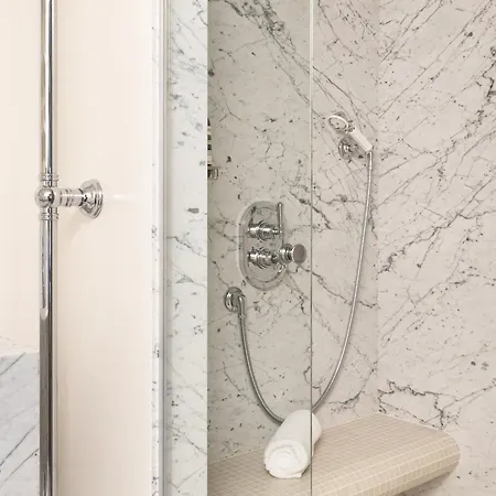 Апартаменты Highstay - Luxury Serviced - Place Des Victoires *
