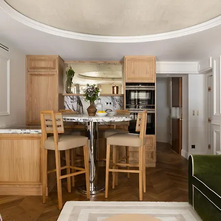Апартаменты Highstay - Luxury Serviced - Place Des Victoires *